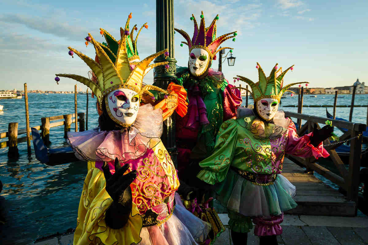 Le maschere di Carnevale della tradizione Italiana: le più famose dal nord  al sud Le maschere di Carnevale della tradizione italiana