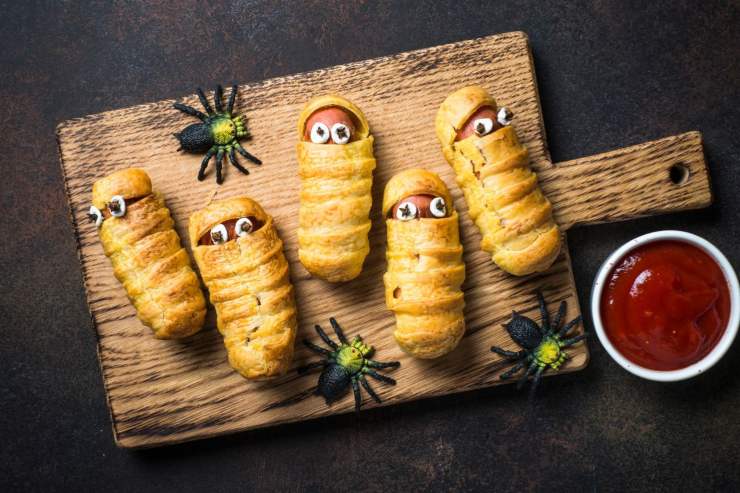 antipasti Halloween a forma di mummia