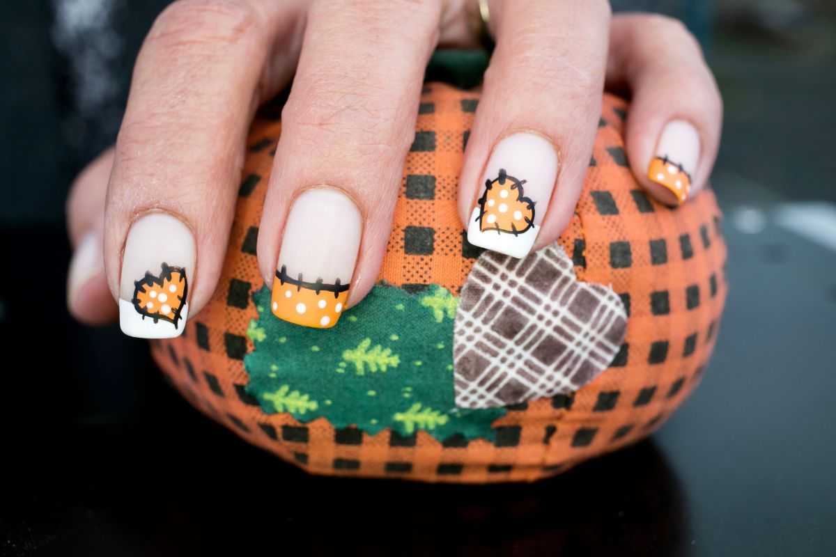 unghie nail art a tema Halloween