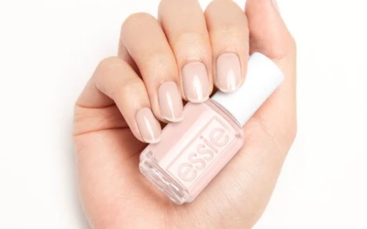 smalto Essie