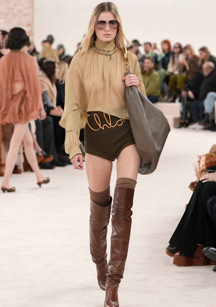 modella Chloé sfilata autunno inverno 2024-25