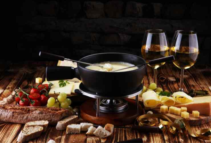 fondue valdostana, formaggi e vino