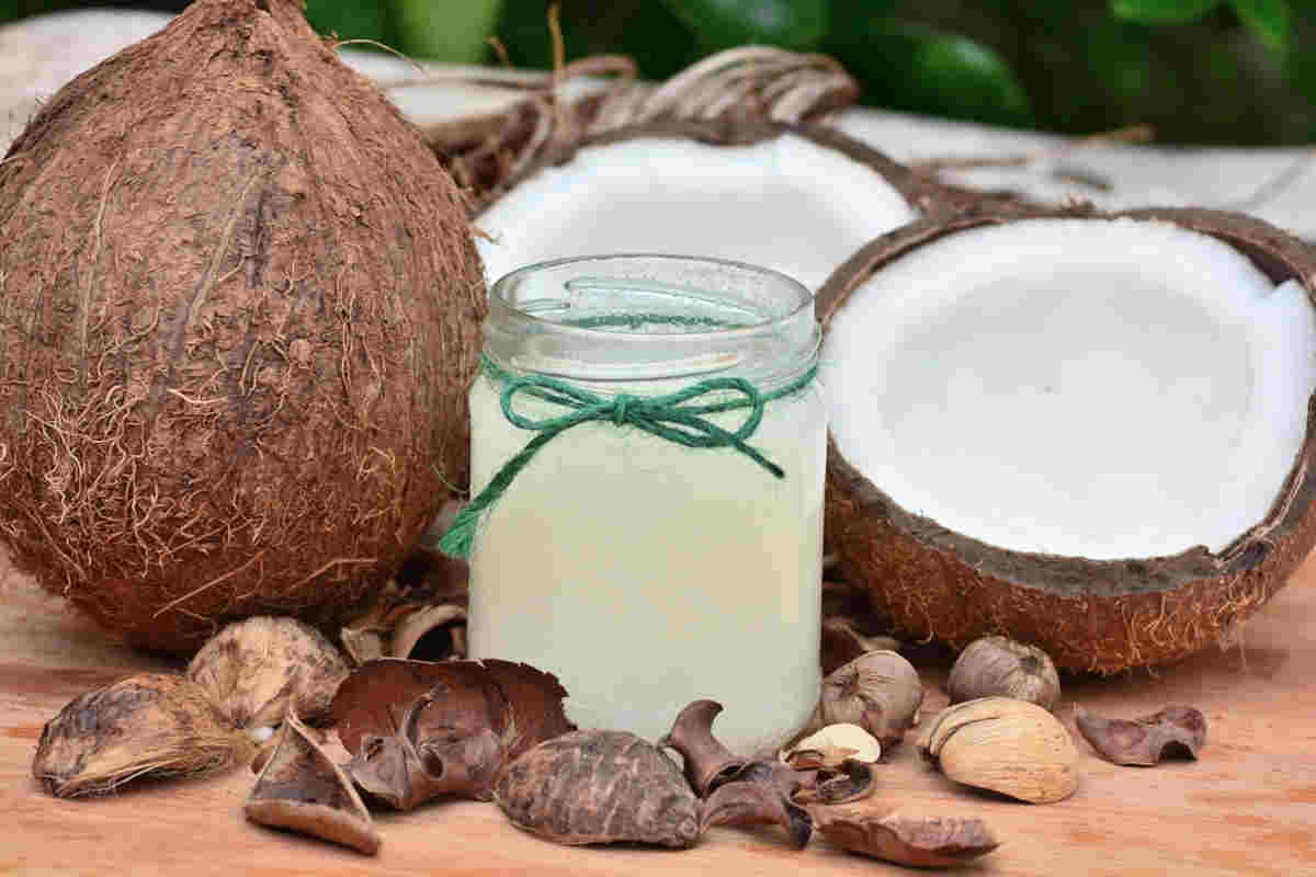 Olio di cocco per il bagno d'olio per capelli