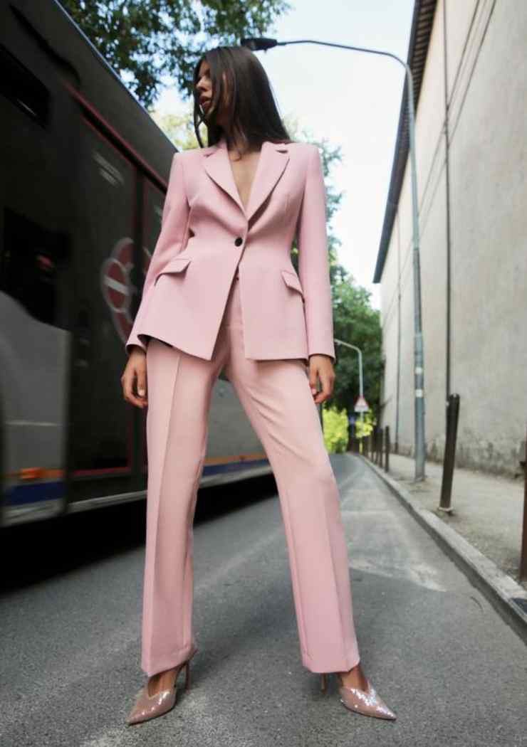 Zara completo blazer sciancrato e pantaloni rosa