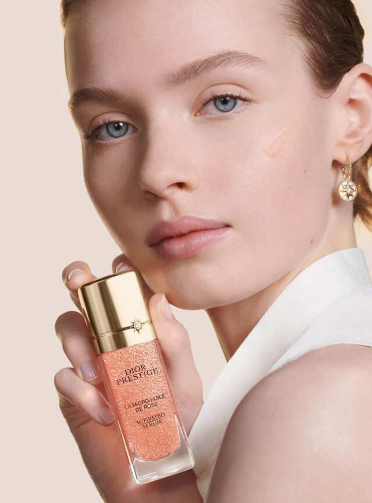 modella Dior Siero viso