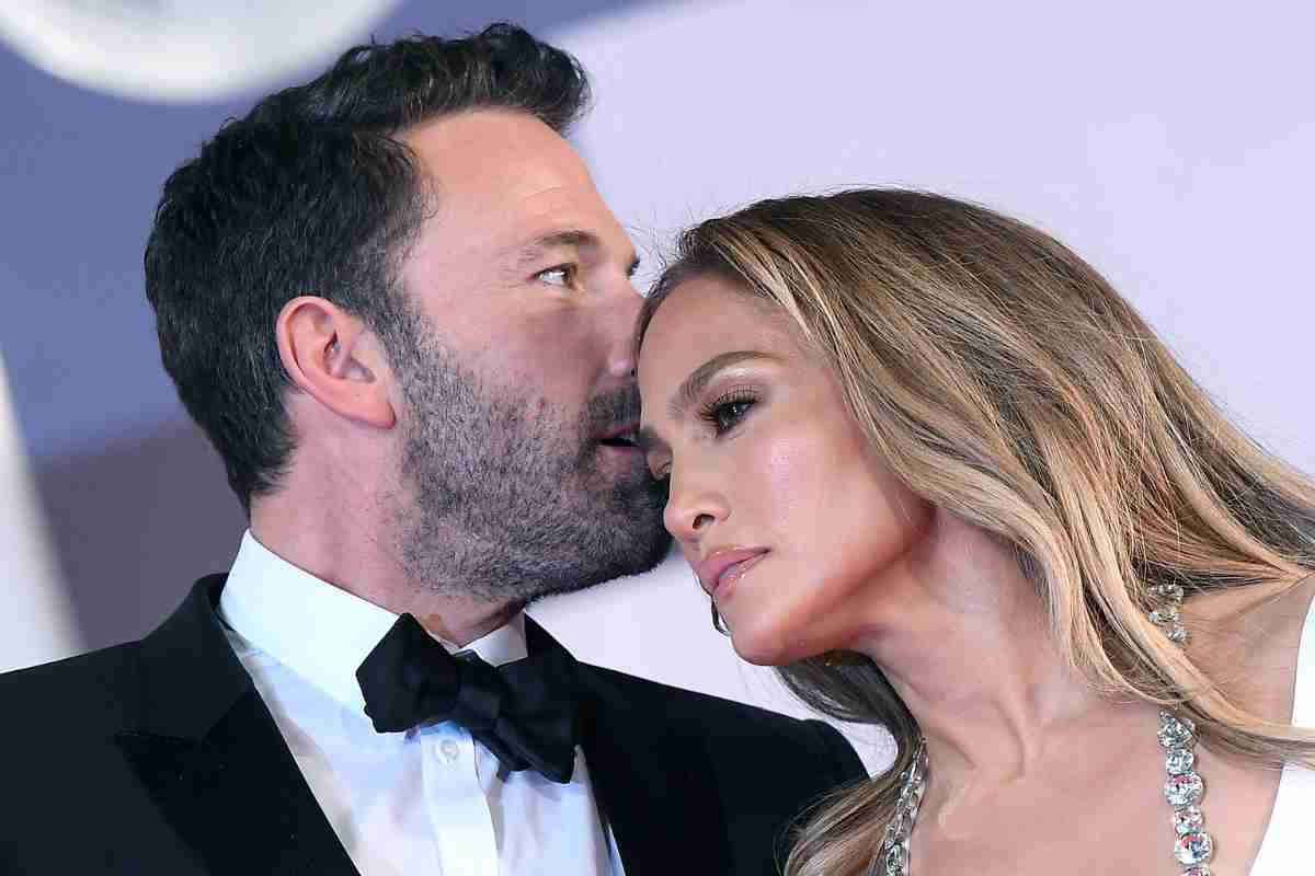 Jennifer Lopez e Ben Affleck annunciano l'accordo sul divorzio 