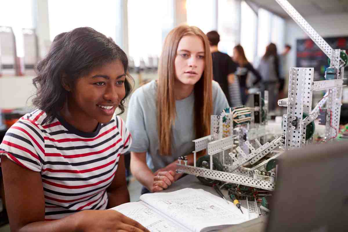 studentesse stem che possono ottenere la borsa di studi Amazon 