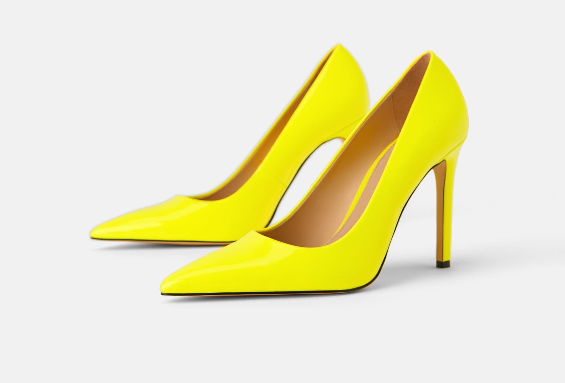 Scarpe Zara Primavera 2019: tronchetti a punta, sandali fluo e sneakers di  tendenza | Pourfemme