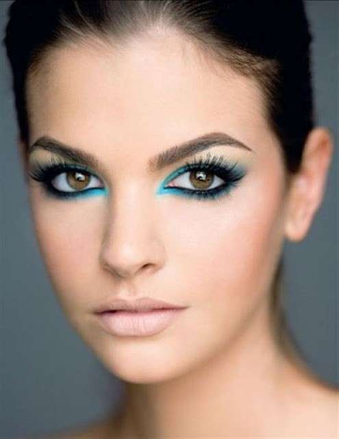 Make up azzurro e nero per occhi verdi