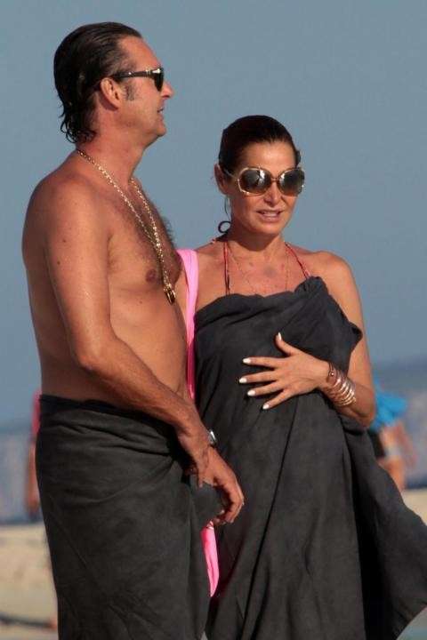 I due innamorati vip in spiaggia a Formentera